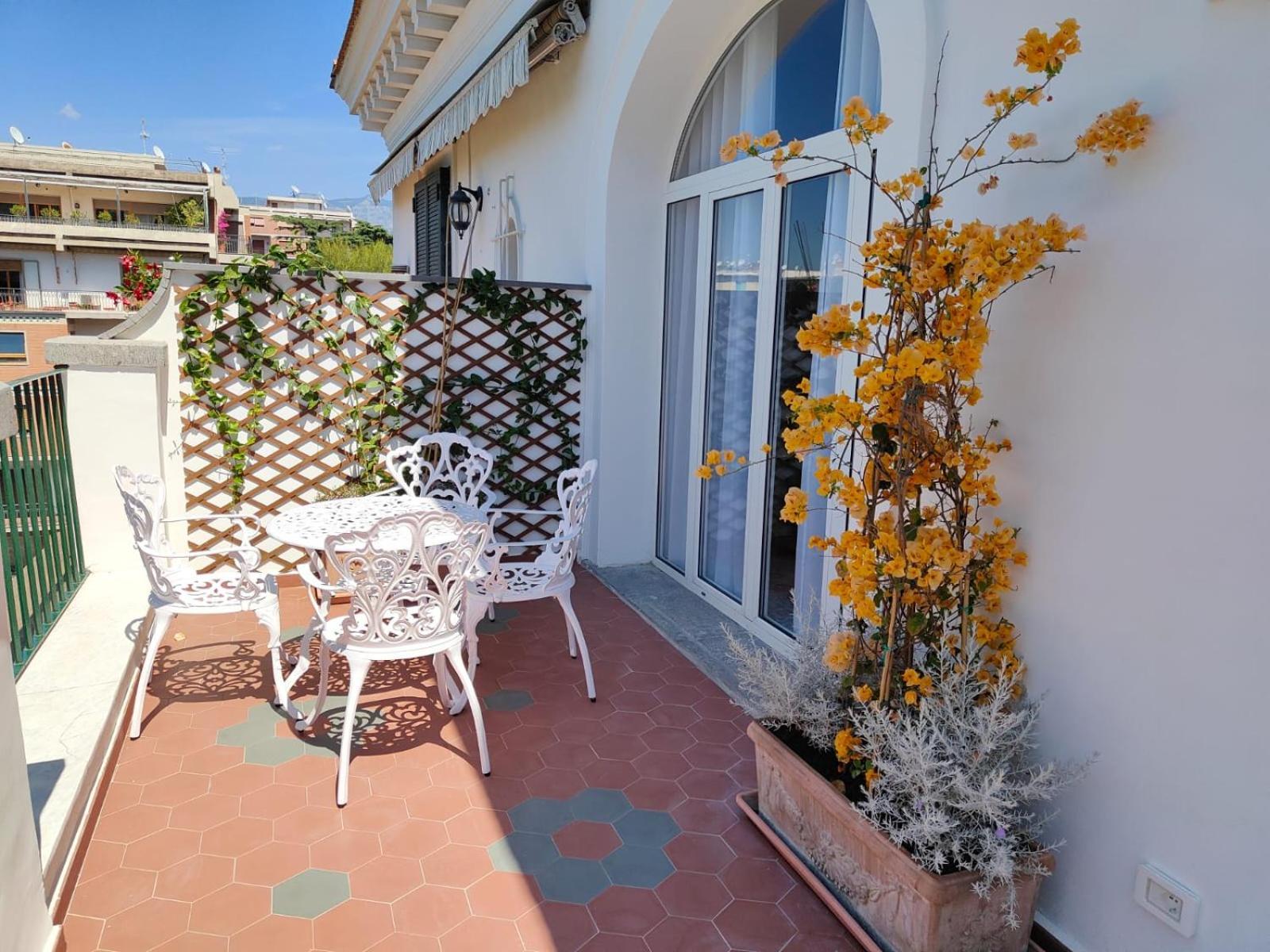 Casa Enzina Hotel Sorrento Luaran gambar
