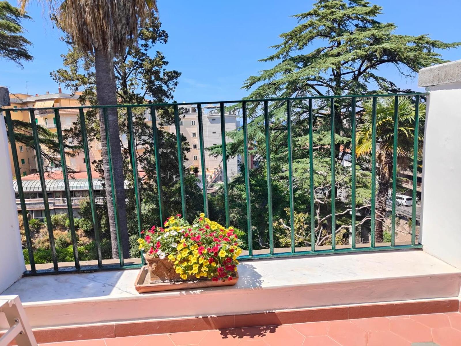 Casa Enzina Hotel Sorrento Luaran gambar