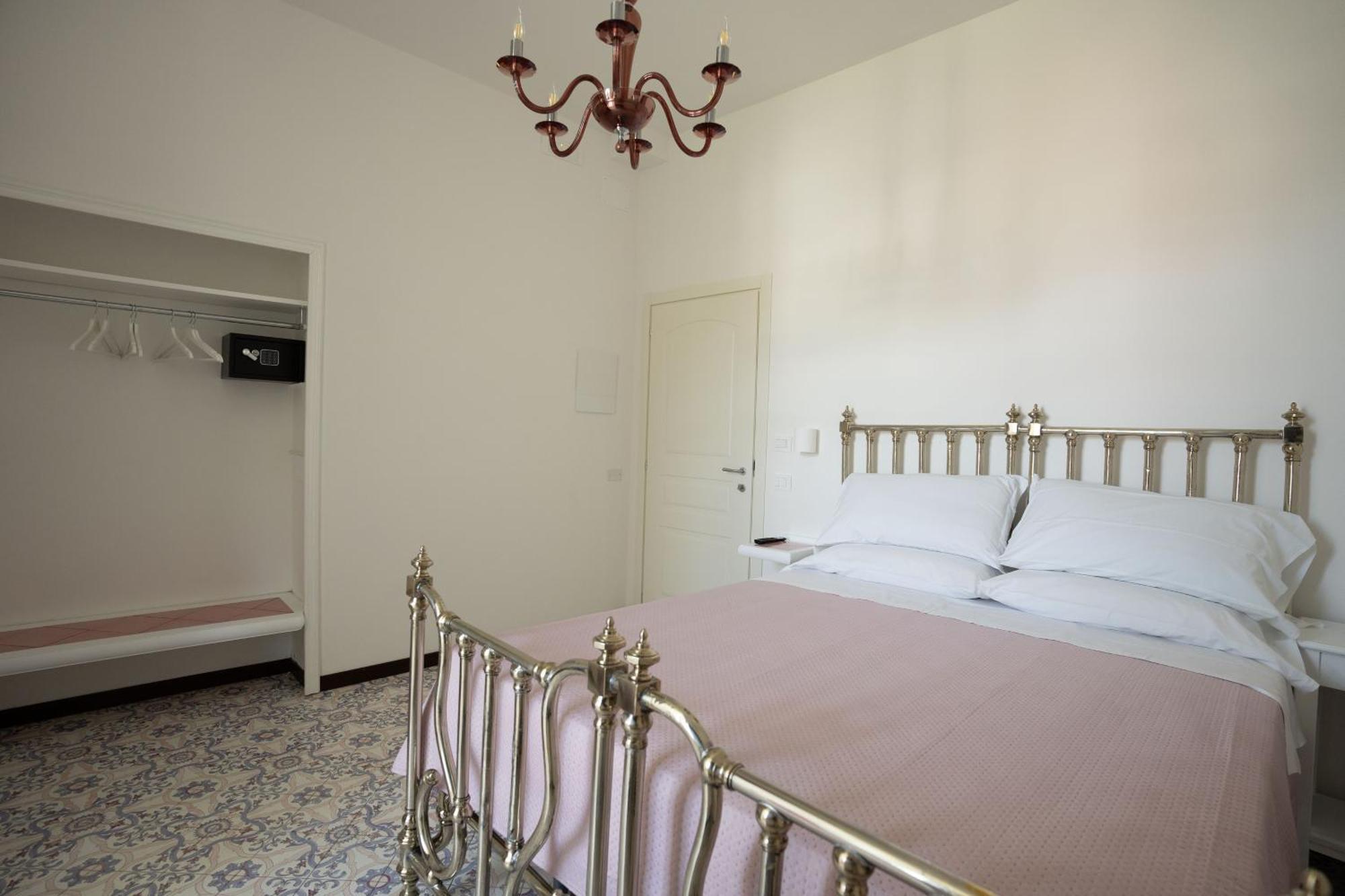 Casa Enzina Hotel Sorrento Luaran gambar