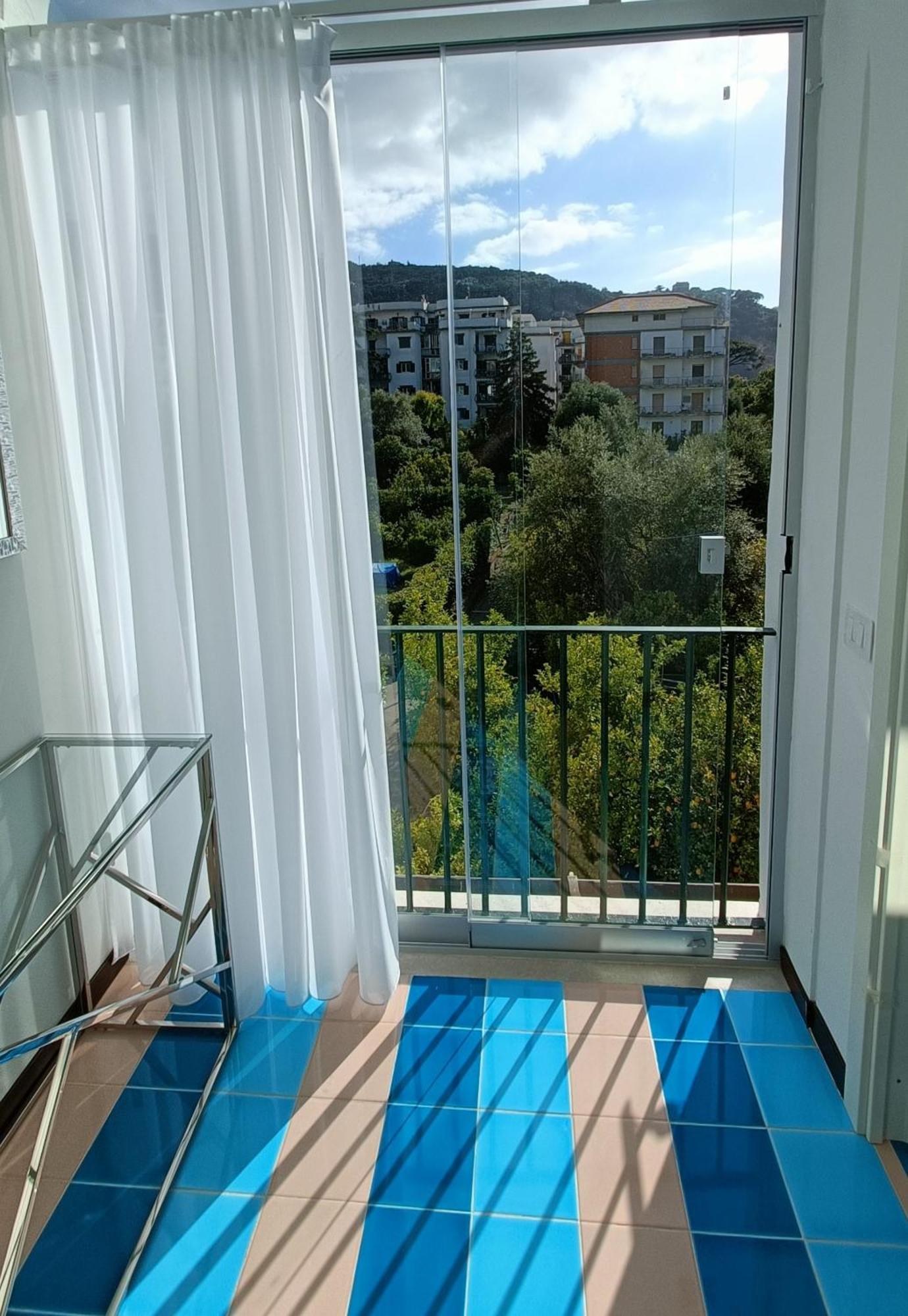 Casa Enzina Hotel Sorrento Luaran gambar